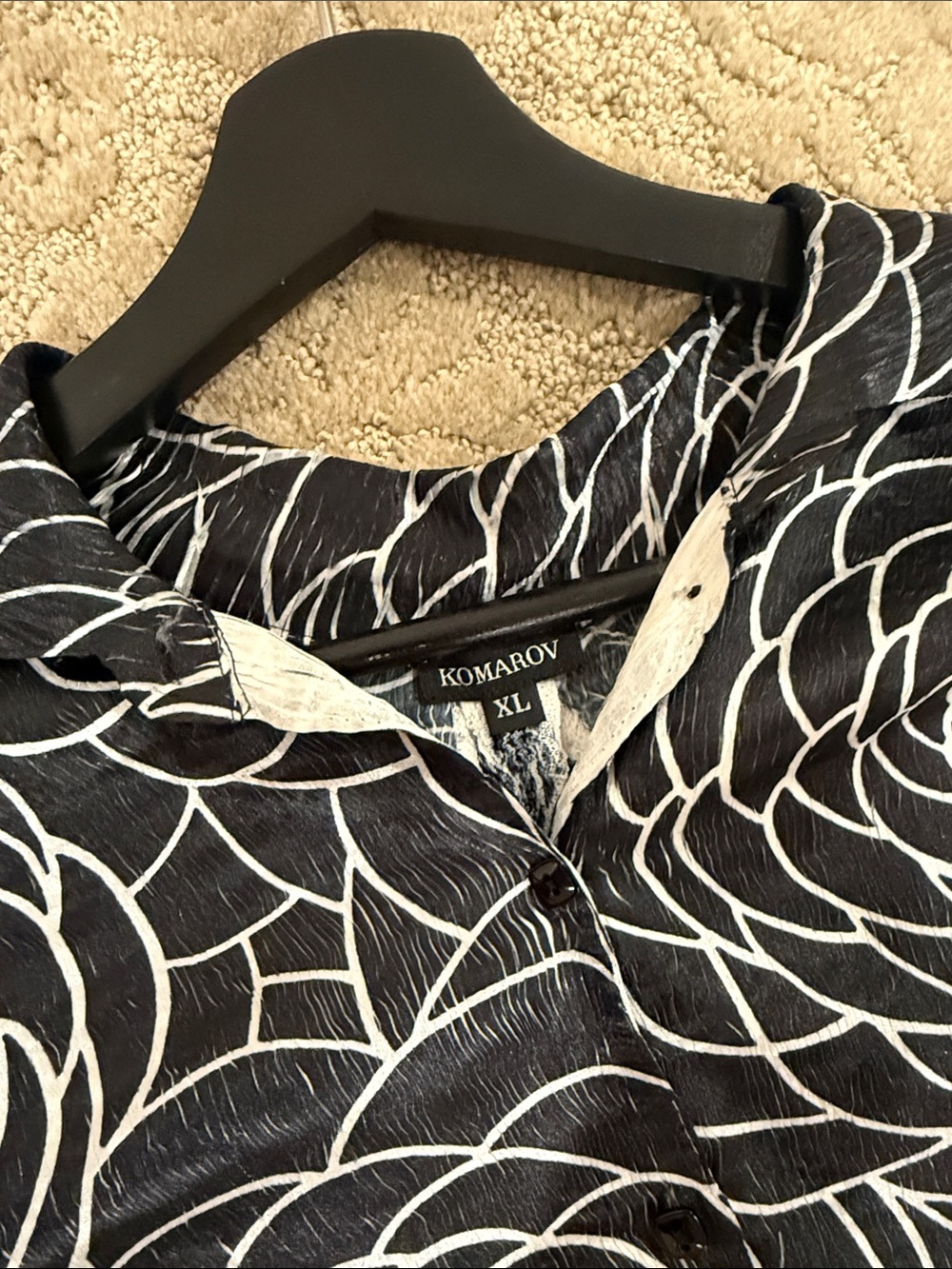 Komarov Black and White Floral-Print Button-Down Top - Picture 8 of 8